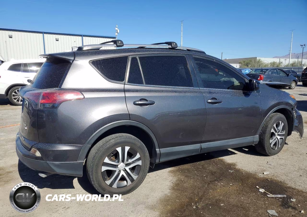 2018 Toyota Rav4 Le VIN:JTMBFREV8JJ717578 - 3