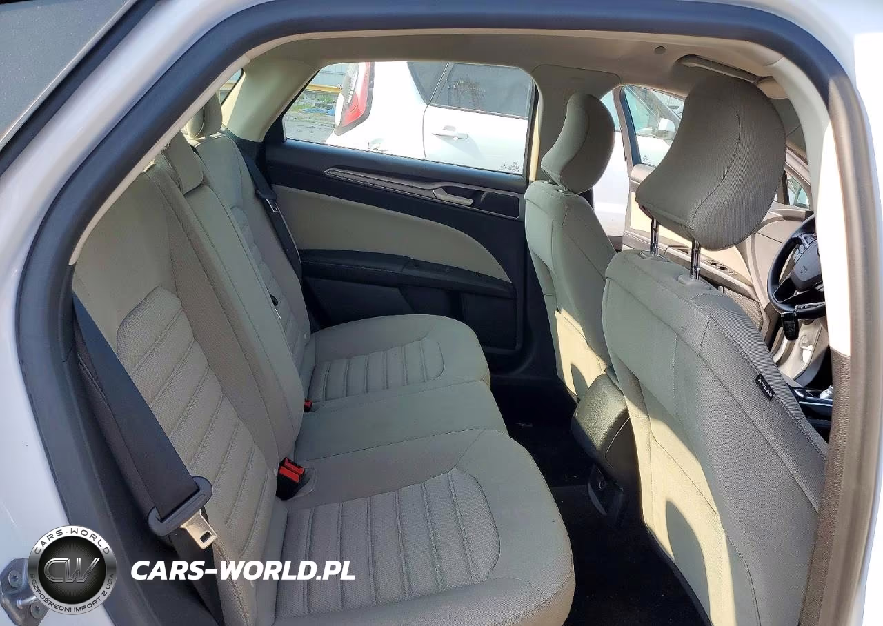 2018 Ford Fusion S Hybrid VIN:3FA6P0UU4JR235950 - 10