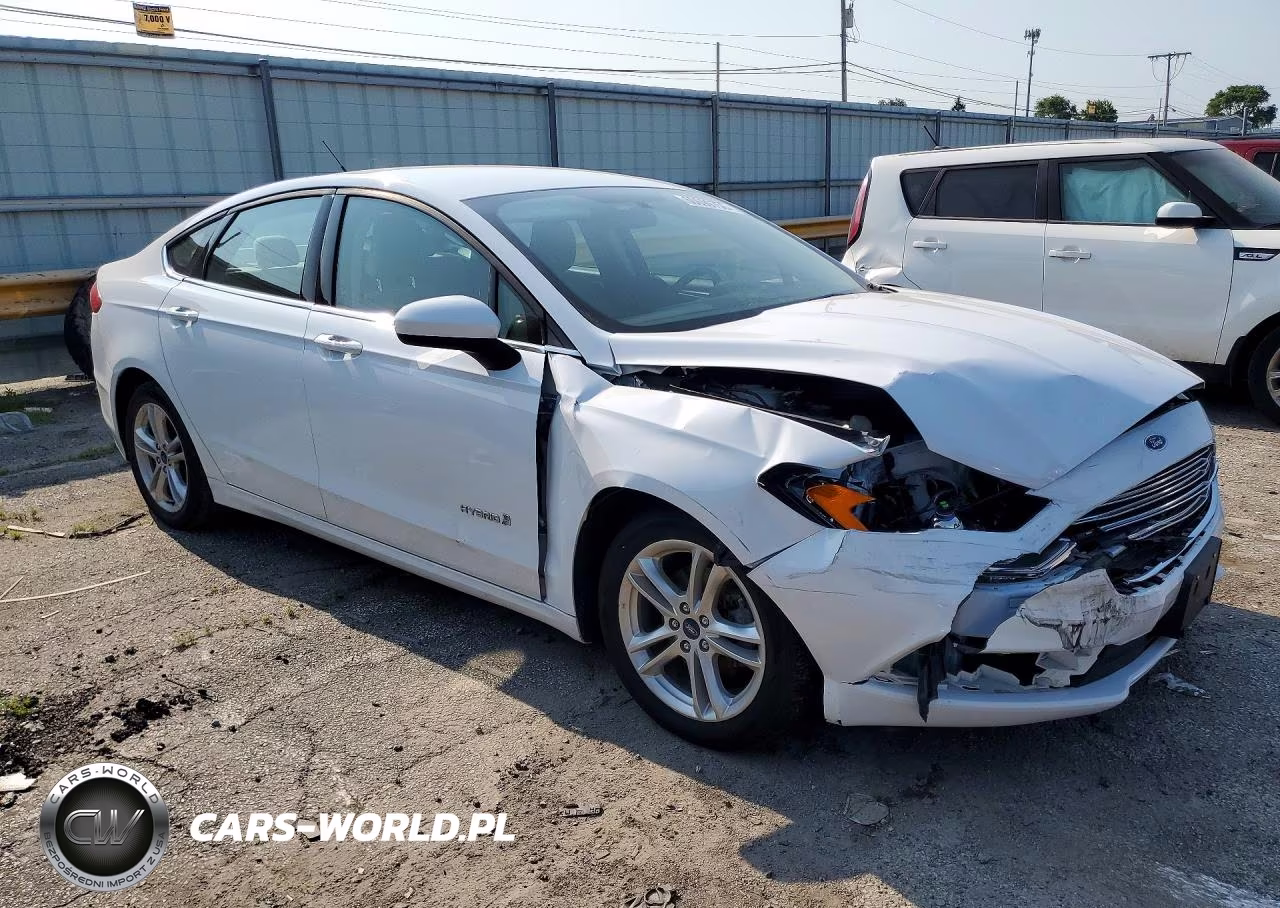 2018 Ford Fusion S Hybrid VIN:3FA6P0UU4JR235950 - 4
