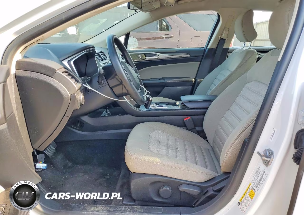2018 Ford Fusion S Hybrid VIN:3FA6P0UU4JR235950 - 7