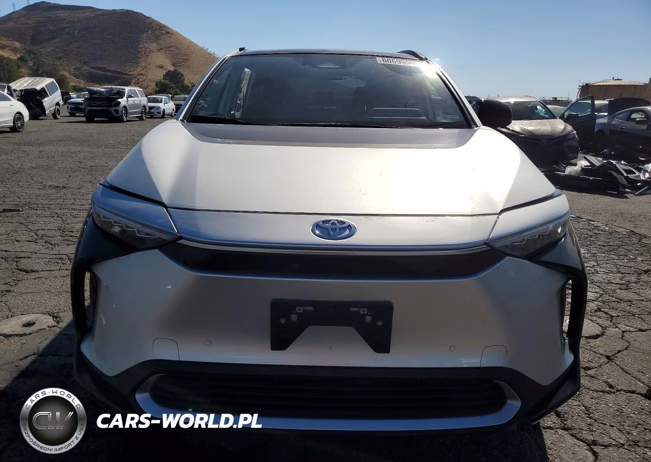 2023 Toyota Bz4X Limited VIN:JTMAAAAA6PA026640 - 5