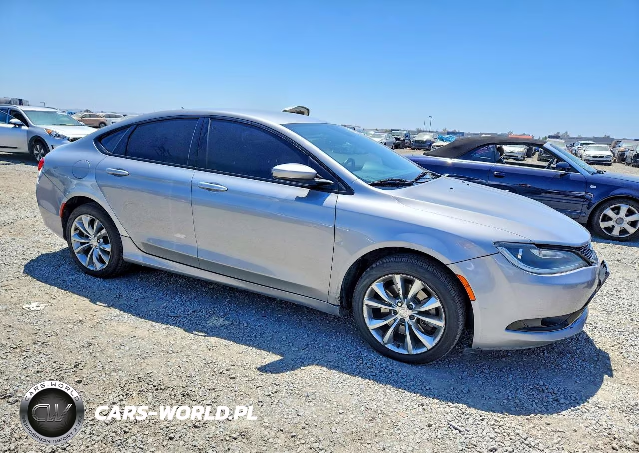 2015 Chrysler 200 S VIN:1C3CCCBG2FN505828 - 4