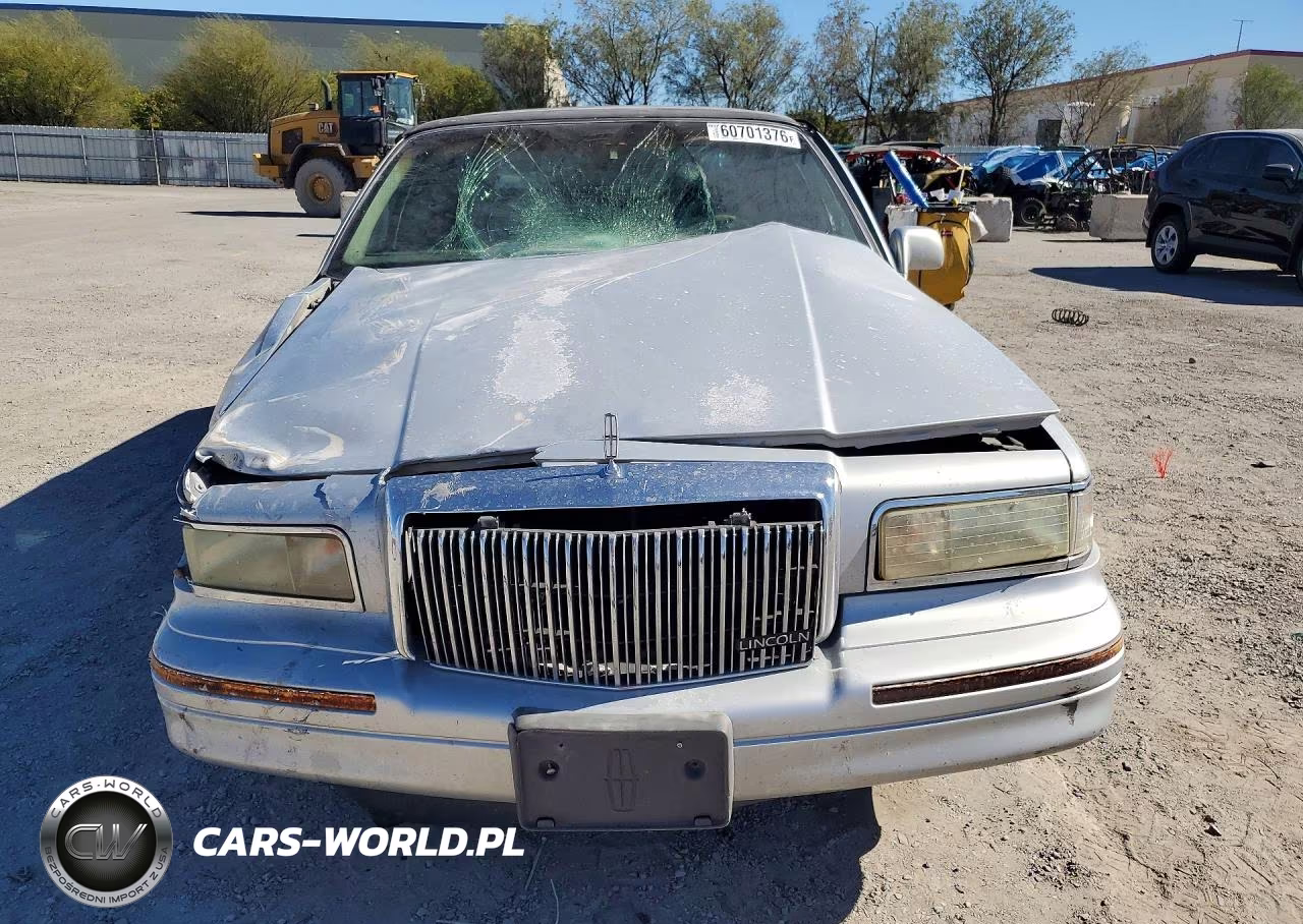 1995 Lincoln Town Car Executive VIN:1LNLM81W8SY624387 - 5