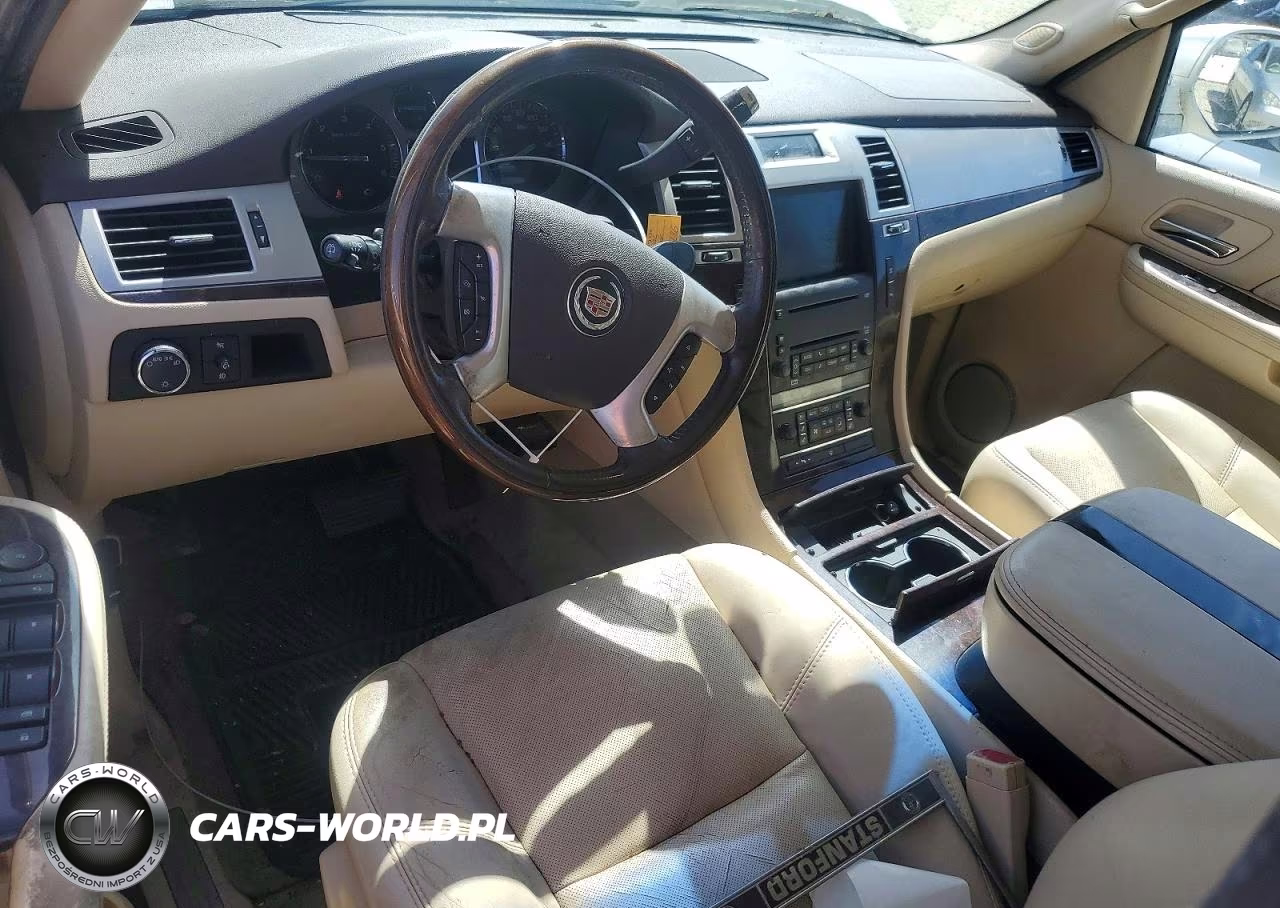 2007 Cadillac Escalade Luxury VIN:1GYFK63817R173227 - 8