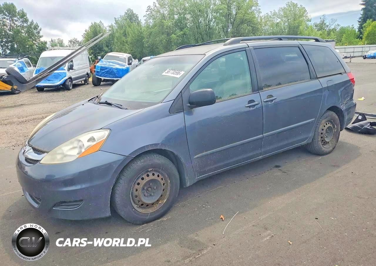 2010 Toyota Sienna Le 7-Passenger – zdjęcie 1 z 12