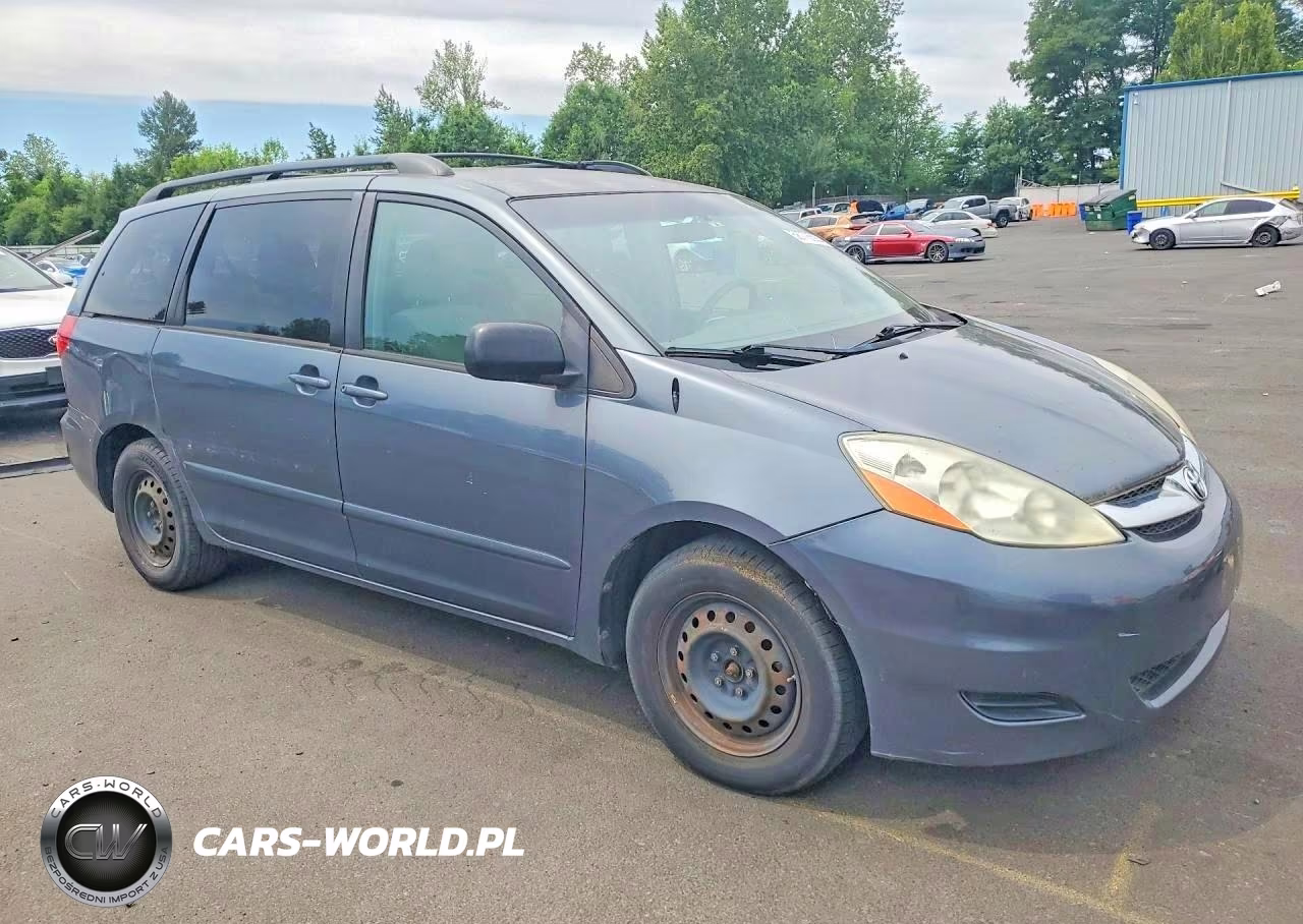 2010 Toyota Sienna Le 7-Passenger VIN:5TDKK4CC9AS305950 - 4