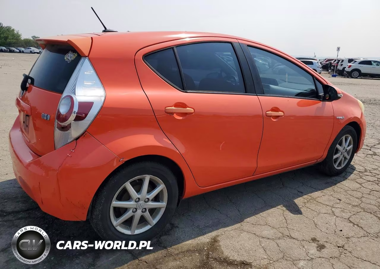 2012 Toyota Prius C Three VIN:JTDKDTB33C1003902 - 3