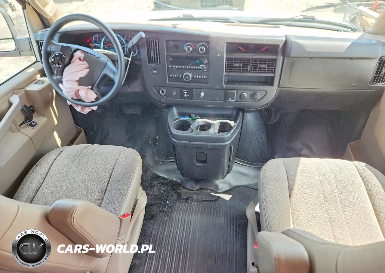 2017 Chevrolet Express G2500 VIN:1GCWGBFF4H1350508 - 8