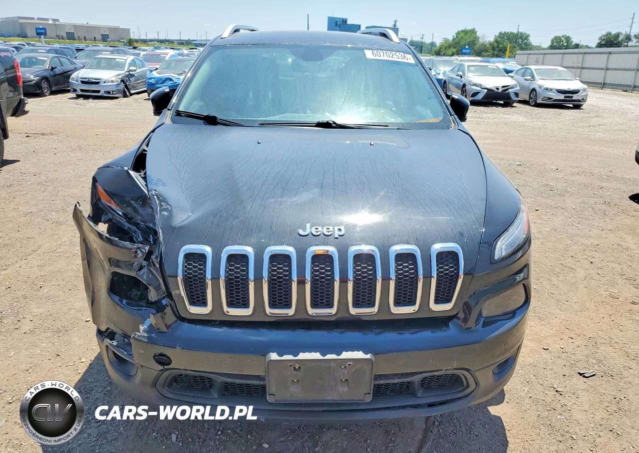 2015 Jeep Cherokee Latitude VIN:1C4PJMCS9FW514547 - 5
