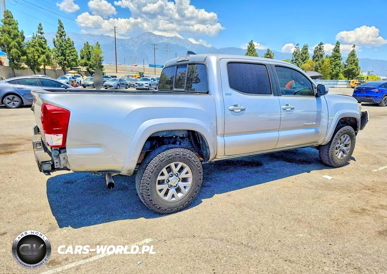 2017 Toyota Tacoma Sr5 VIN:5TFAX5GN7HX093424 - 3