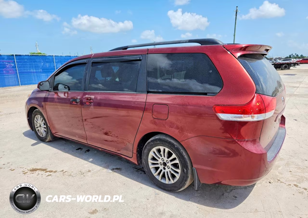 2014 Toyota Sienna Le VIN:5TDKK3DC1ES428611 - 2