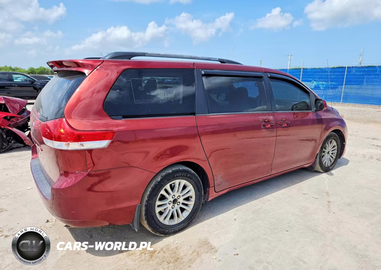 2014 Toyota Sienna Le VIN:5TDKK3DC1ES428611 - 3