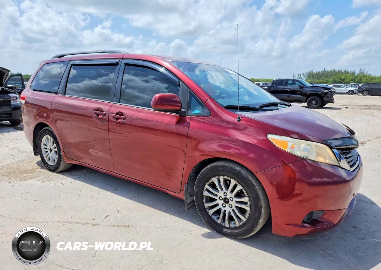 2014 Toyota Sienna Le VIN:5TDKK3DC1ES428611 - 4