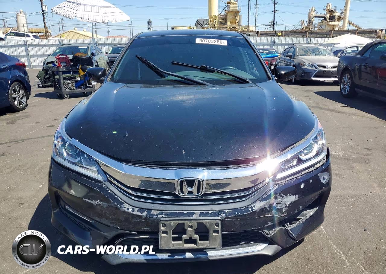 2017 Honda Accord Sport VIN:1HGCR2F55HA052359 - 5