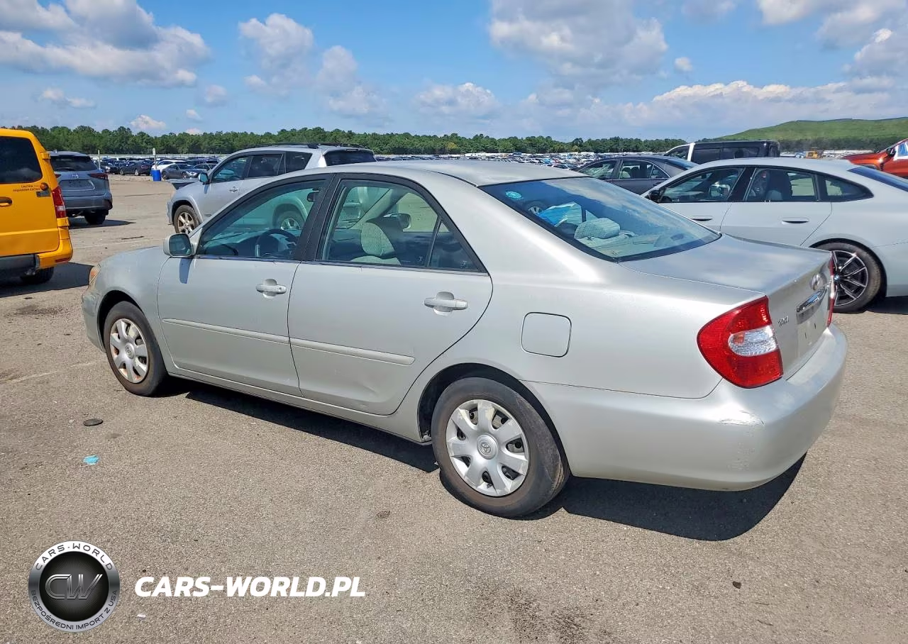 2002 Toyota Camry Le VIN:4T1BE32K72U111713 - 2