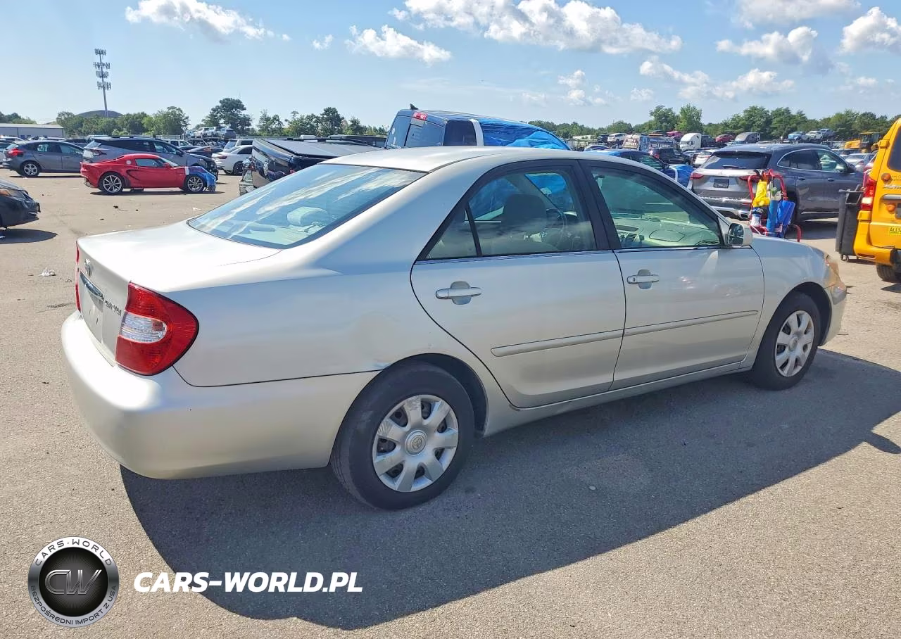2002 Toyota Camry Le VIN:4T1BE32K72U111713 - 3