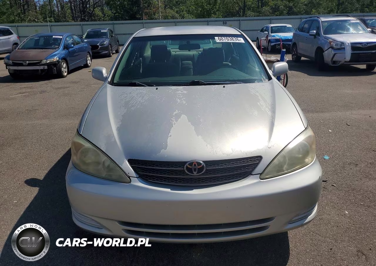 2002 Toyota Camry Le VIN:4T1BE32K72U111713 - 5