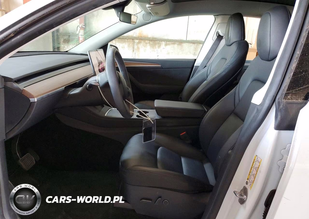 2023 Tesla Model Y VIN:7SAYGDED6PF946300 - 7
