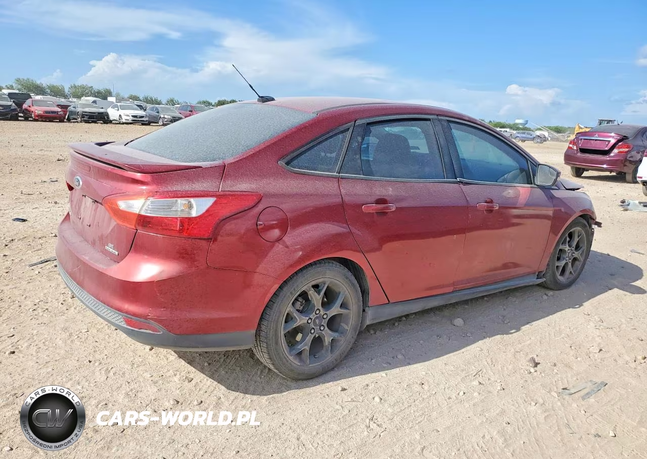 2014 Ford Focus Se VIN:1FADP3F25EL288617 - 3