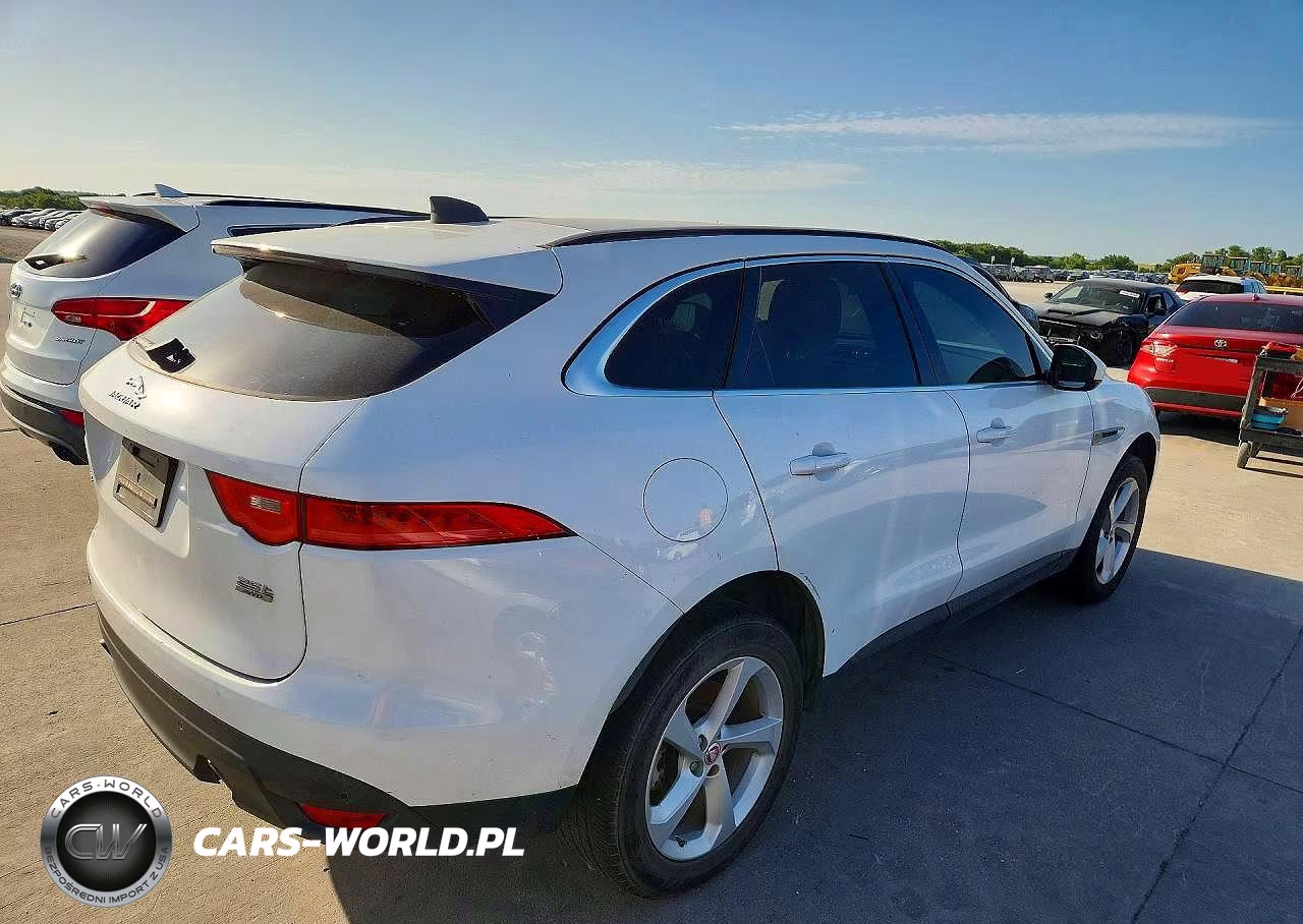 2020 Jaguar F-Pace Premium VIN:SADCJ2FX8LA630345 - 3