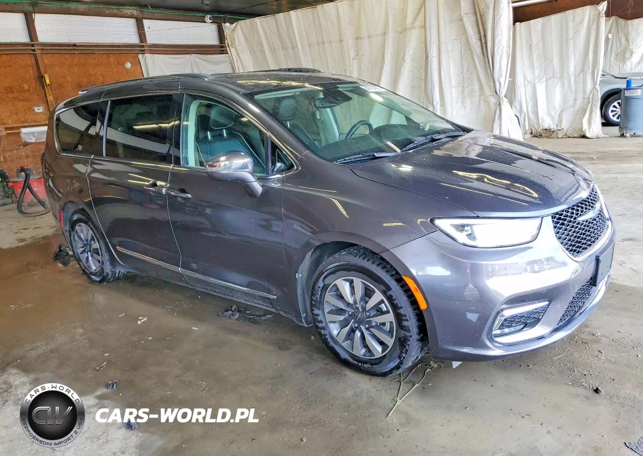 2021 Chrysler Pacifica Hybrid Limited VIN:2C4RC1S75MR590481 - 4