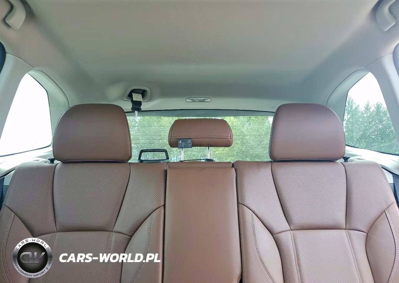 2020 Subaru Forester Touring VIN:JF2SKAXC7LH558864 - 10