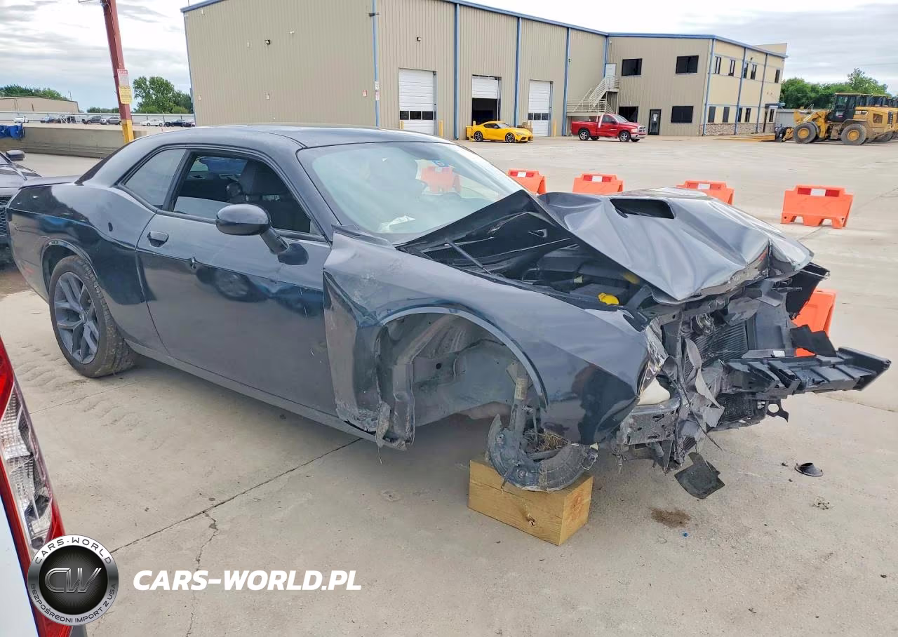 2020 Dodge Challenger Sxt VIN:2C3CDZAG1LH143240 - 4