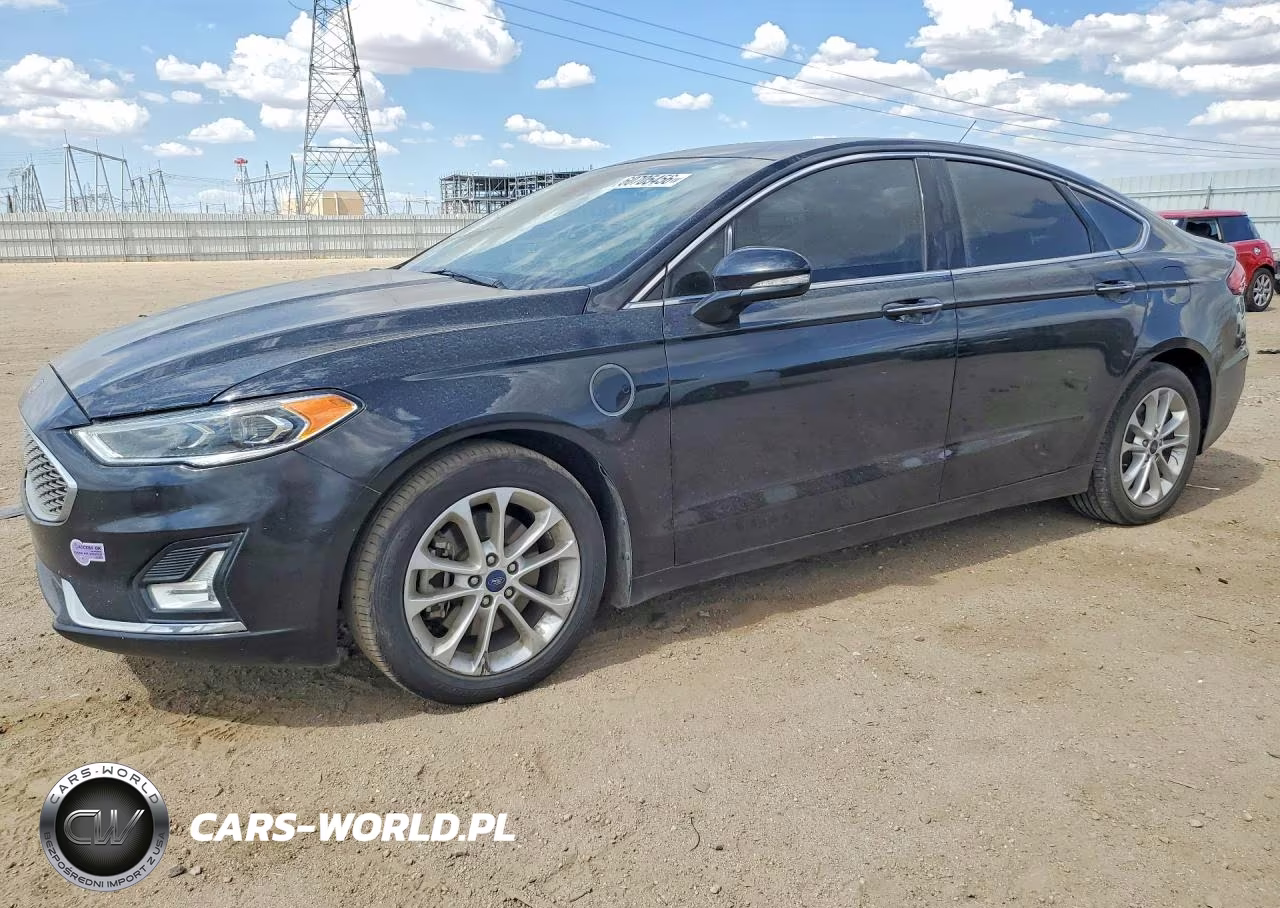 2019 Ford Fusion Titanium – zdjęcie 1 z 12
