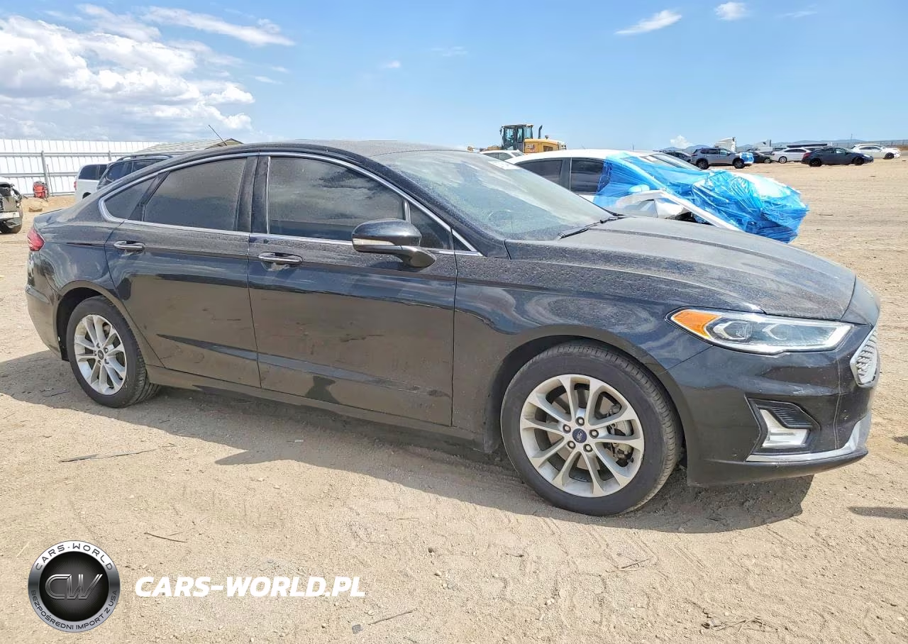 2019 Ford Fusion Titanium VIN:3FA6P0SU0KR175377 - 4