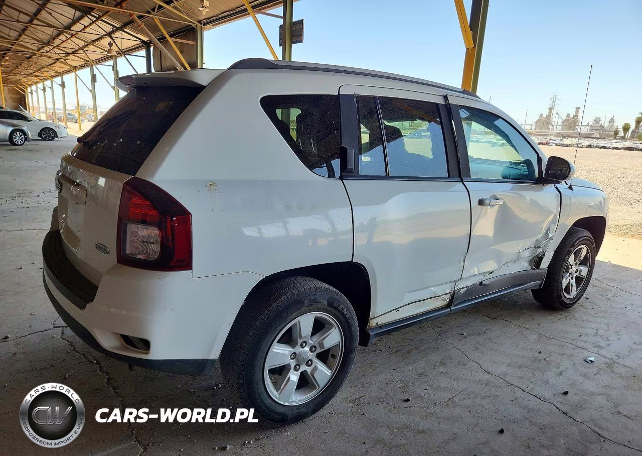 2016 Jeep Compass Latitude VIN:1C4NJCEA2GD769589 - 3