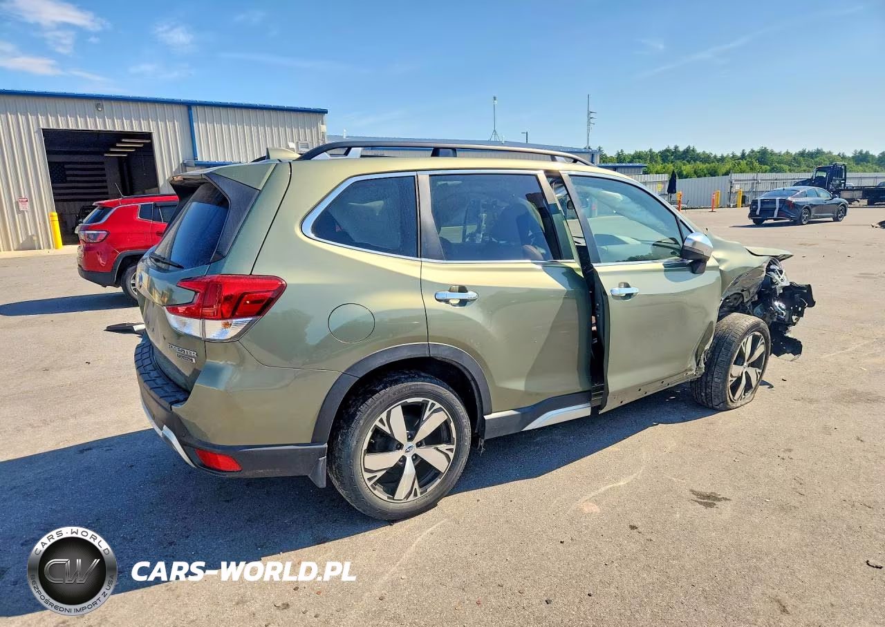 2019 Subaru Forester Touring VIN:JF2SKAWC9KH481866 - 3