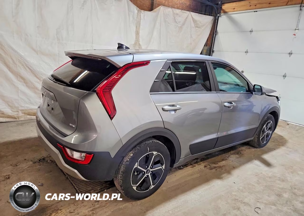 2025 Kia Niro Lx VIN:KNDCP3LE5S5255590 - 3