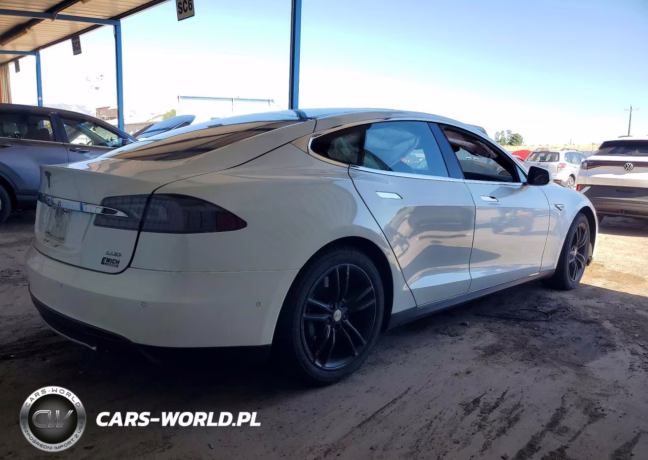 2016 Tesla Model S VIN:5YJSA1E2XGF124696 - 3