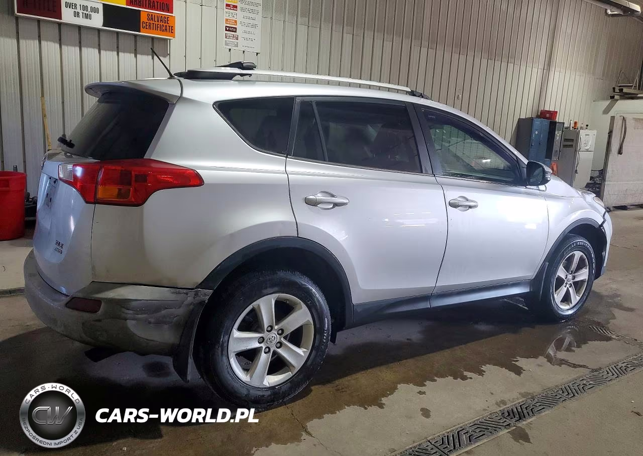 2013 Toyota Rav4 Xle VIN:2T3RFREV0DW105735 - 3