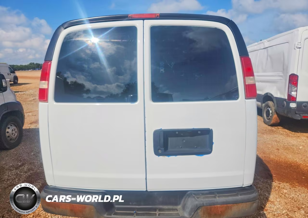 2015 Chevrolet Express G2500 VIN:1GCWGFCF4F1235531 - 6