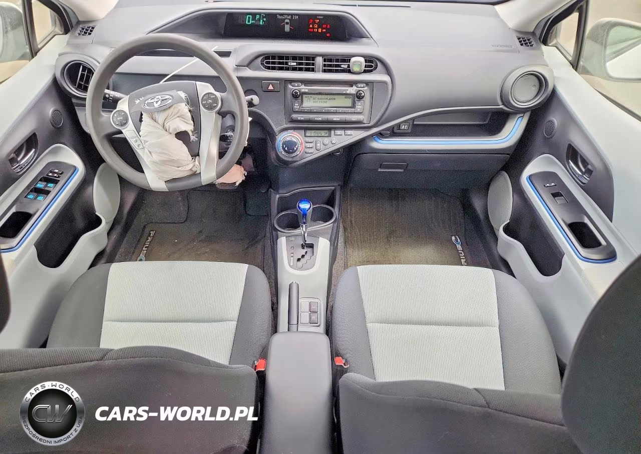 2013 Toyota Prius C Two VIN:JTDKDTB35D1046297 - 8