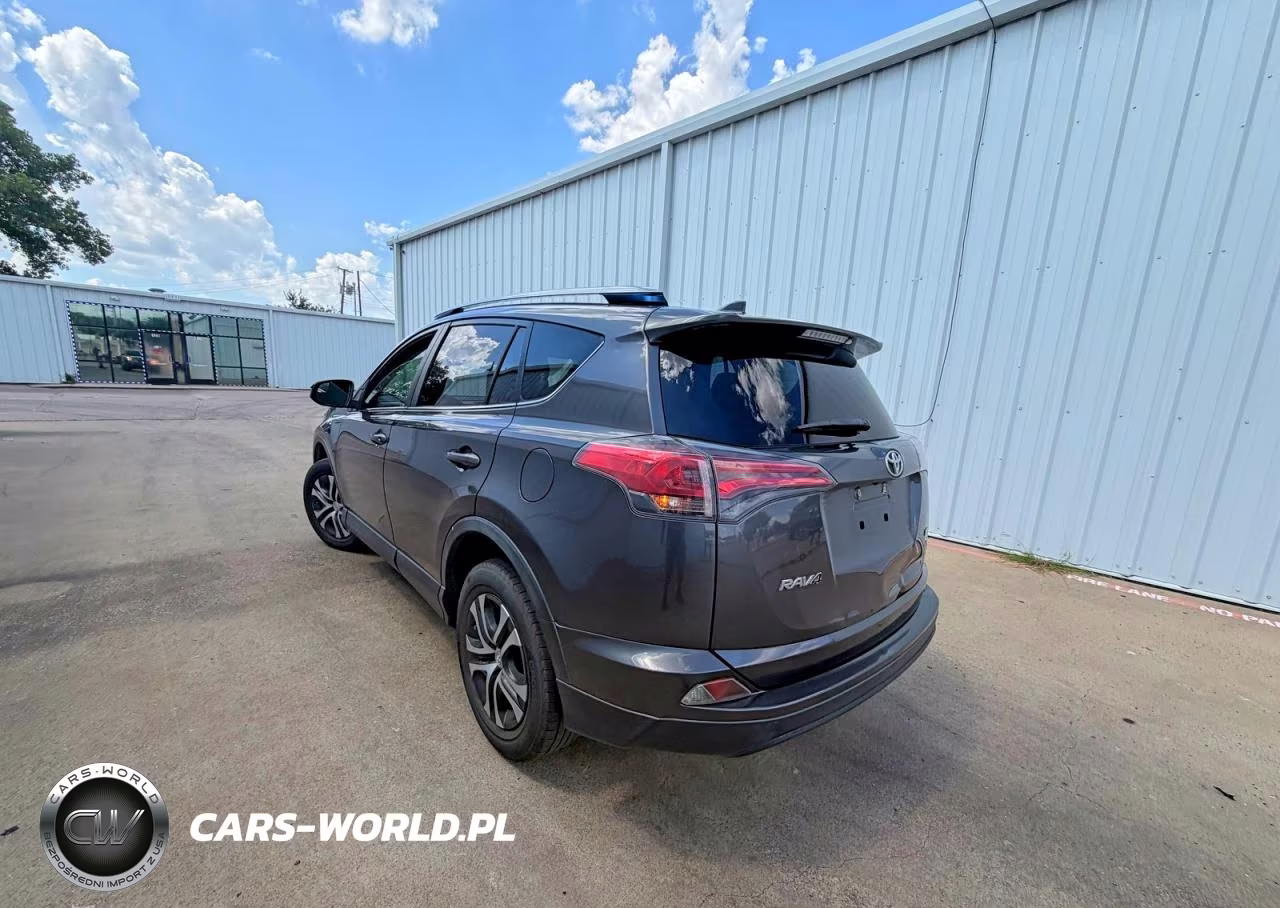 2017 Toyota Rav4 Le VIN:JTMZFREV7HJ713028 - 3