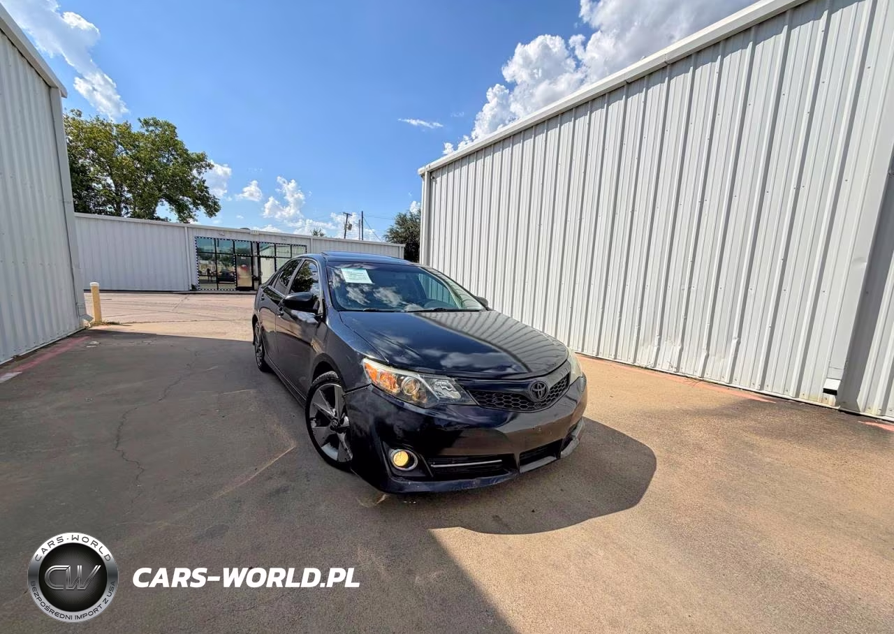 2012 Toyota Camry Se V6 – zdjęcie 1 z 15