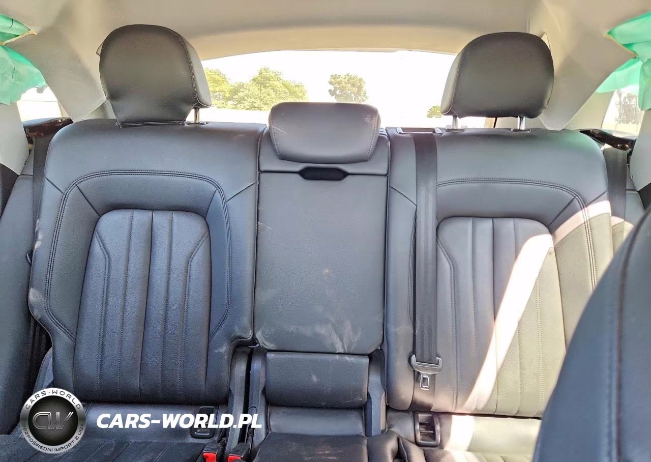 2019 Audi Q5 Premium VIN:WA1ANAFY9K2124360 - 10