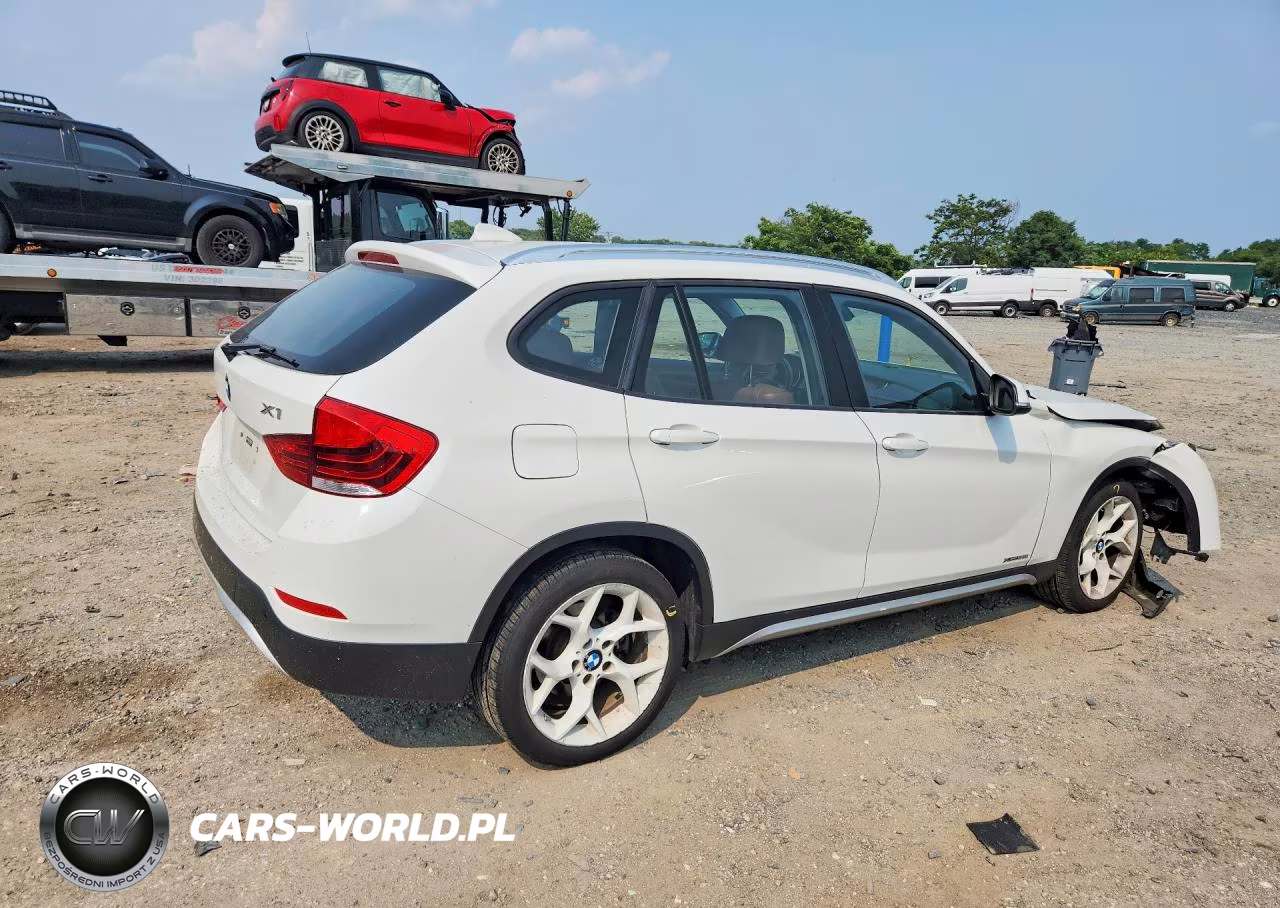 2014 BMW X1 xDrive28I VIN:WBAVL1C59EVR94326 - 3