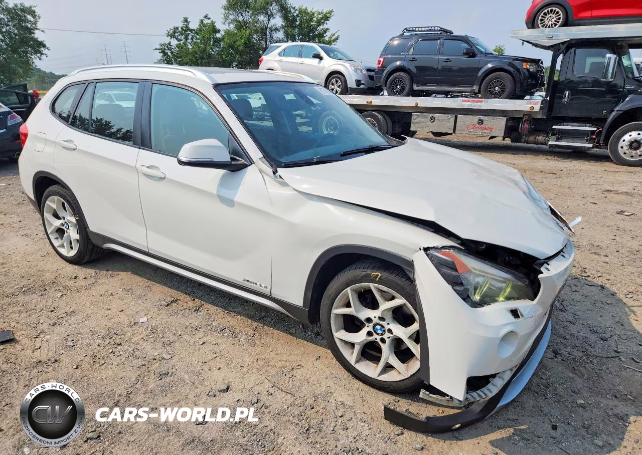 2014 BMW X1 xDrive28I VIN:WBAVL1C59EVR94326 - 4
