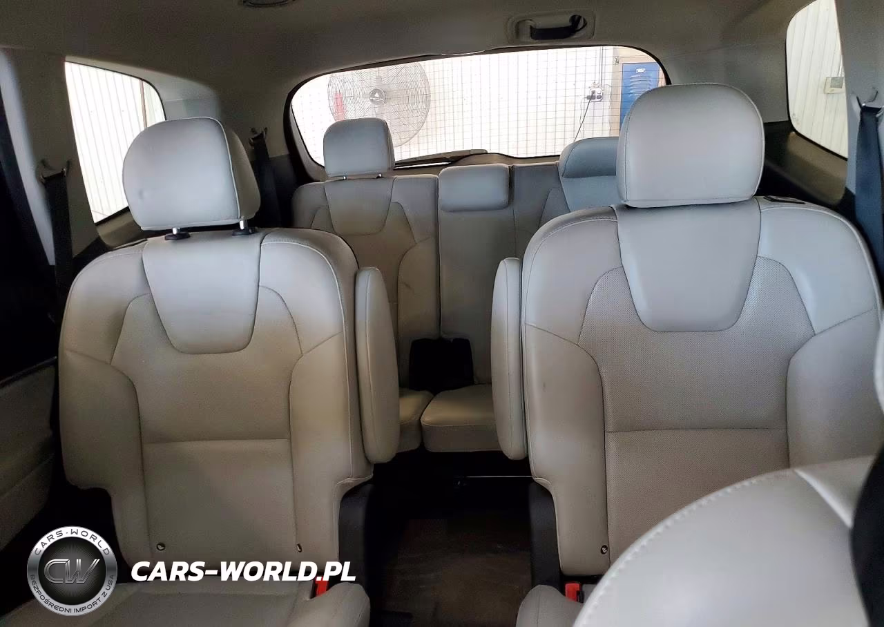 2020 Kia Telluride S VIN:5XYP6DHC3LG035889 - 10