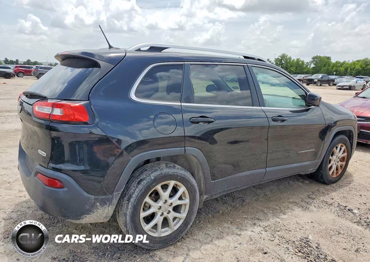 2018 Jeep Cherokee Latitude VIN:1C4PJLCB5JD503723 - 3