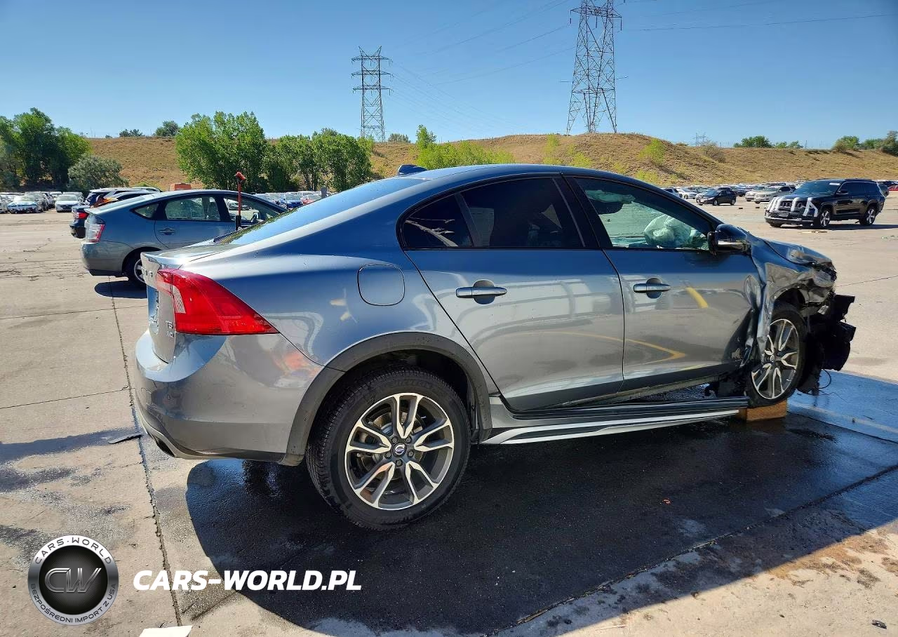2017 Volvo S60 Cross Country T5 VIN:YV440MUM7H2004548 - 3