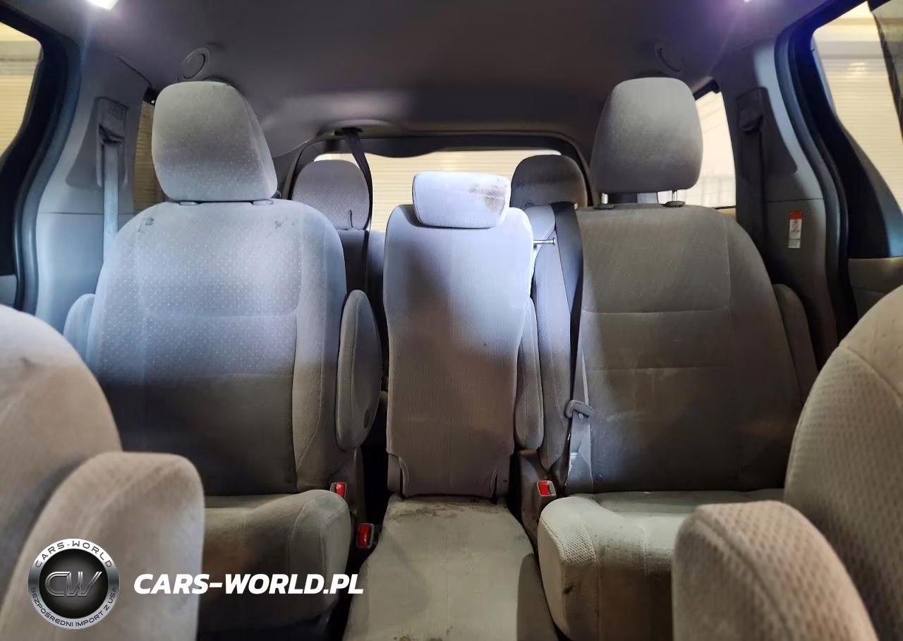 2018 Toyota Sienna Le VIN:5TDKZ3DC8JS900907 - 10