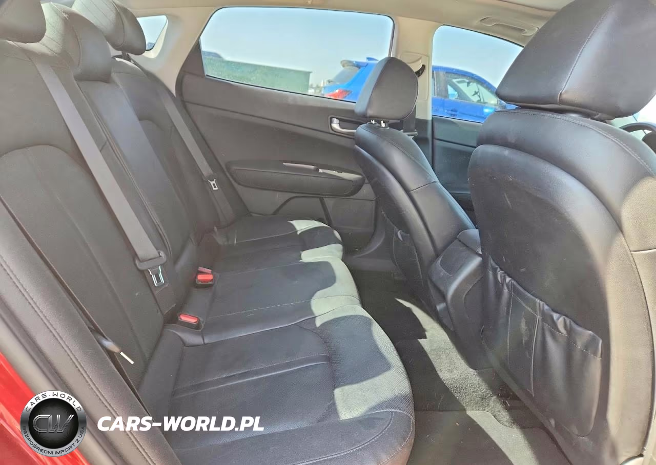 2020 Kia Optima Special Edition VIN:5XXGT4L32LG436547 - 10