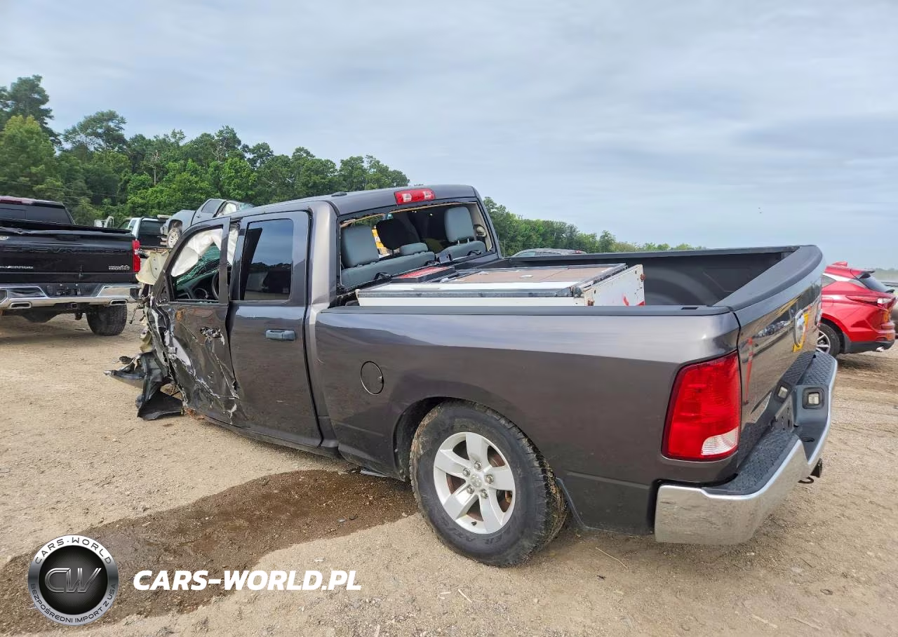 2019 Ram 1500 Classic Tradesman VIN:1C6RR7FG2KS675549 - 2