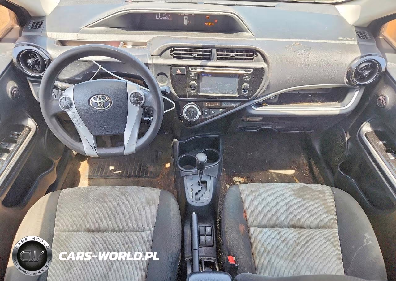 2016 Toyota Prius C Persona Special Edition VIN:JTDKDTB36G1118645 - 8