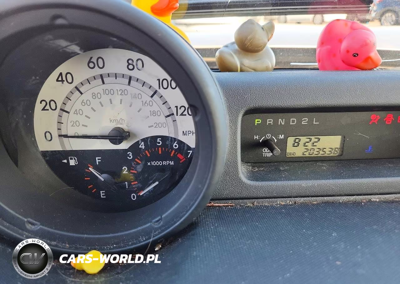 2005 Toyota Scion Xb VIN:JTLKT324350172696 - 9