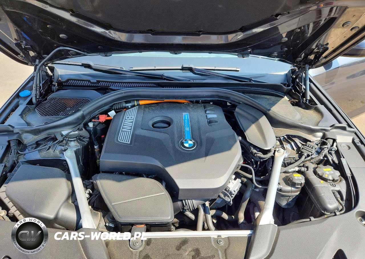 2019 BMW 530Xe VIN:WBAJB1C52KB375162 - 11